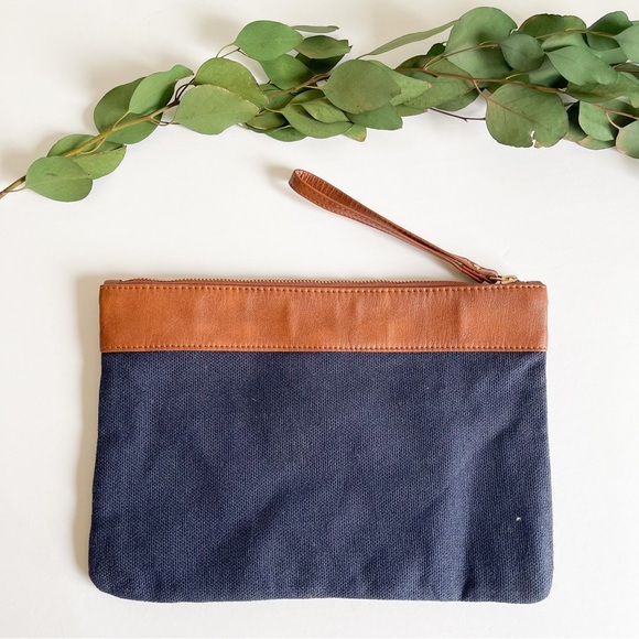 NWOT Abercrombie & Fitch Blue / Tan Faux Leather Embroidered Clutch Bag - Picture 3 of 5